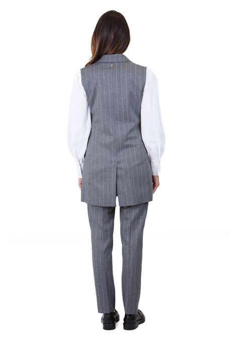 Gilet gessato dal taglio ampio e comodo MANILA GRACE | Gilet | G087PRMA601